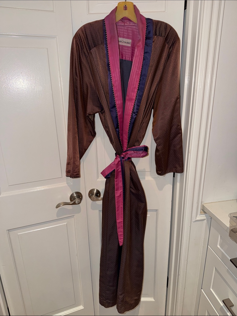 Fernando Sanchez Silky Contrast-Trim Brown Robe with Pink Tie
